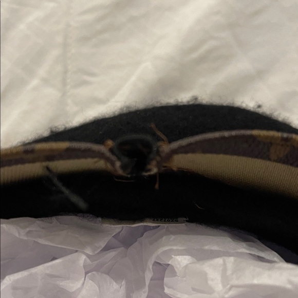 Classic Black Wool Beret - Picture 4 of 10